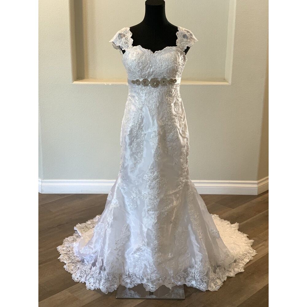 Size 6 Wedding Dress Mermaid Fit And Flare Ivory Lace Sweetheart Neck Sleeves